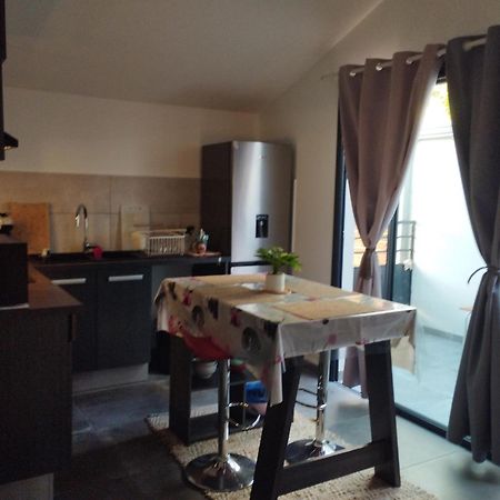 Appartement Cosy à 3 minutes de la plage SAINT-LEU-REUNION Esterno foto
